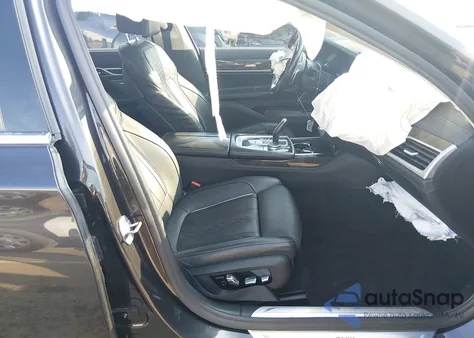 2022 BMW 740 I z USA, uszkodzony, nr VIN WBA7T2C01NCH85843